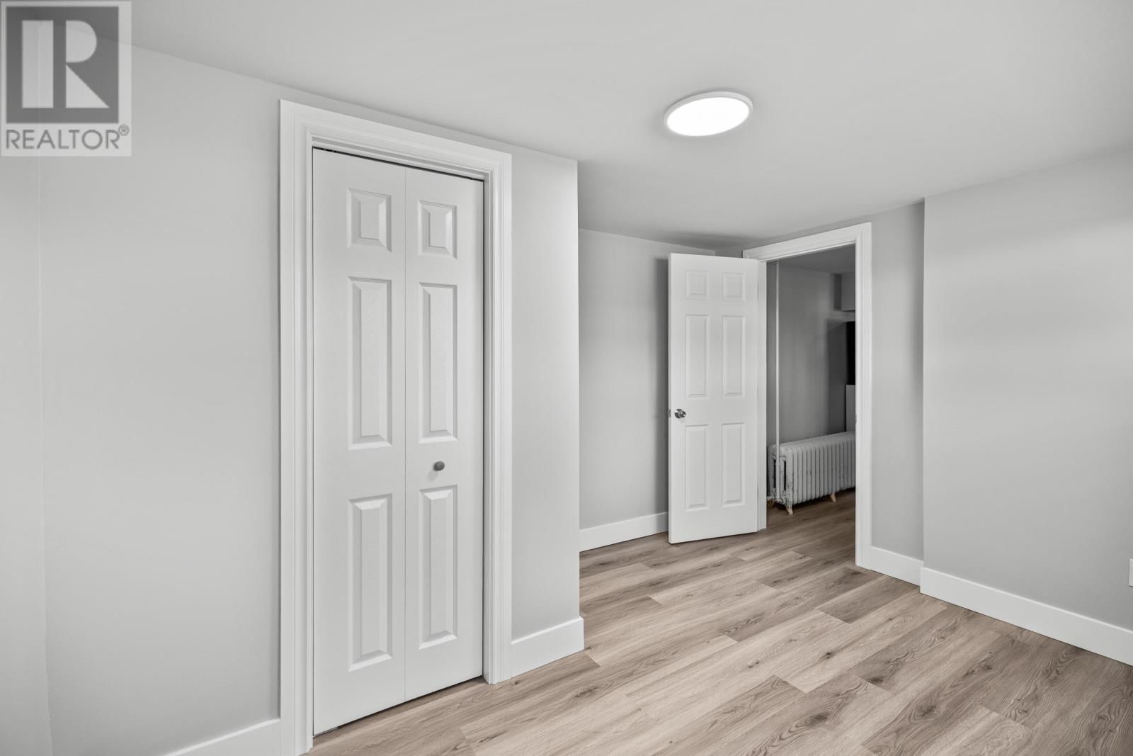 44 WESTCOMB CRESCENT Image 25