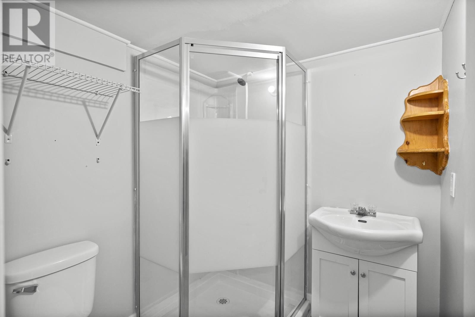 44 WESTCOMB CRESCENT Image 28