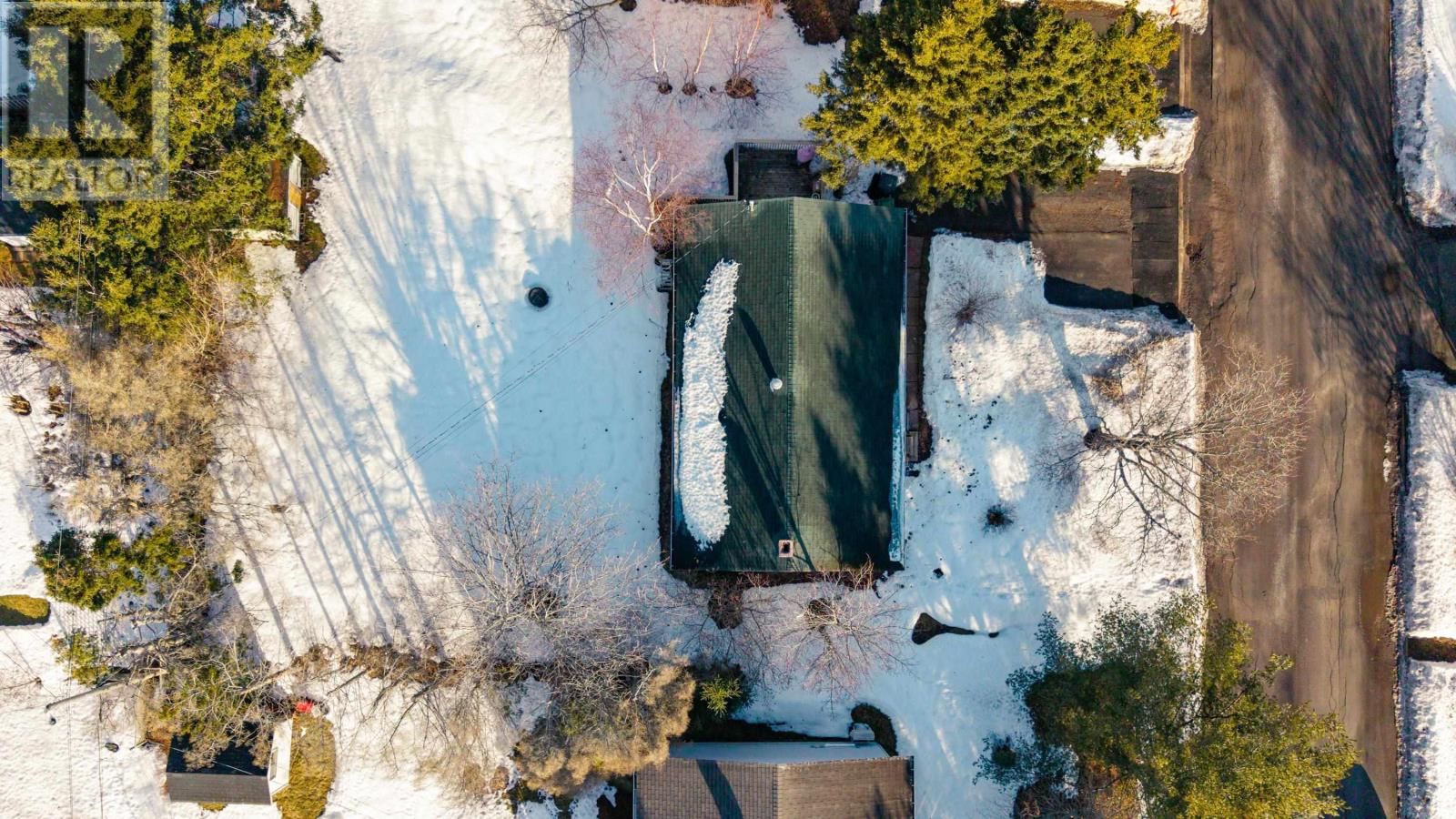 44 WESTCOMB CRESCENT Image 33