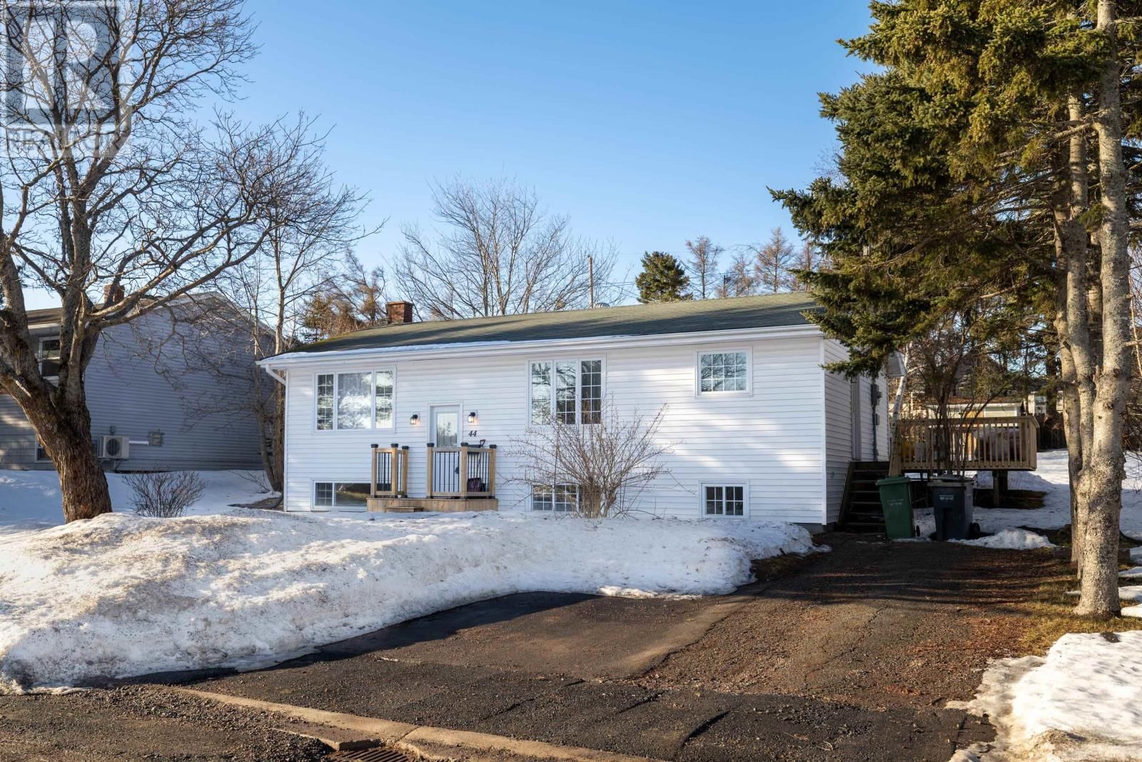 44 WESTCOMB CRESCENT Image 36