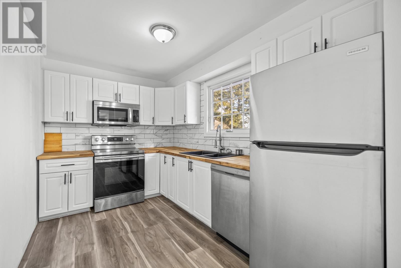 44 WESTCOMB CRESCENT Image 9