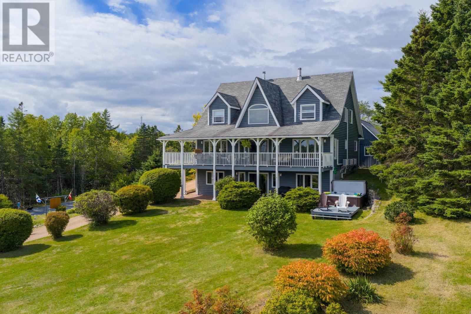 19 Graves Island Road, East Chester, Nova Scotia B0J 1J0