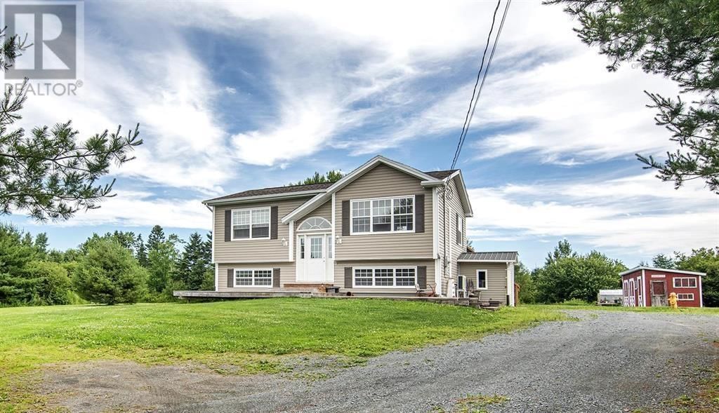579 Highway 1, Mount Uniacke, Nova Scotia B0N 1Z0