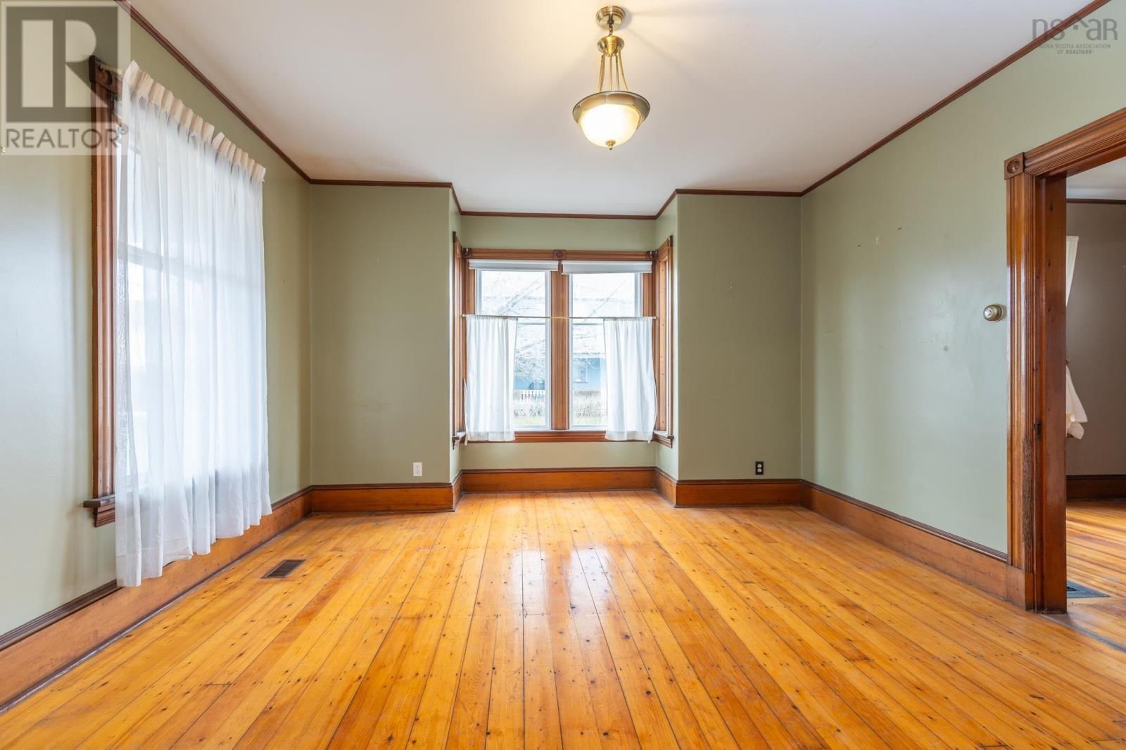 30 PORTER STREET Image 15