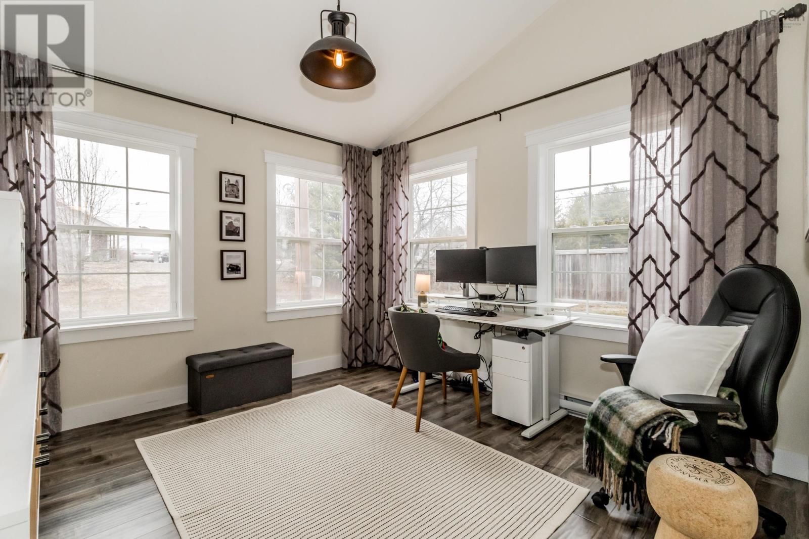 71 ACORN LANE Image 22