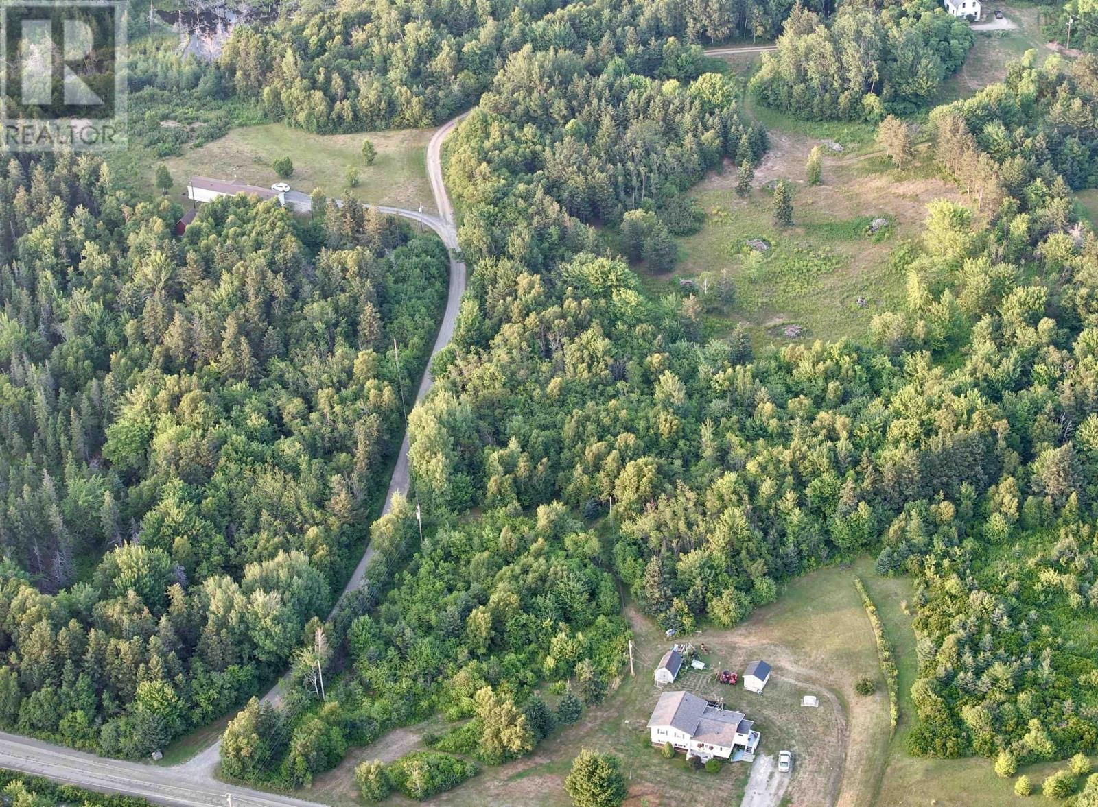  Chanters Passage, Inverside, Nova Scotia B0E 1N0