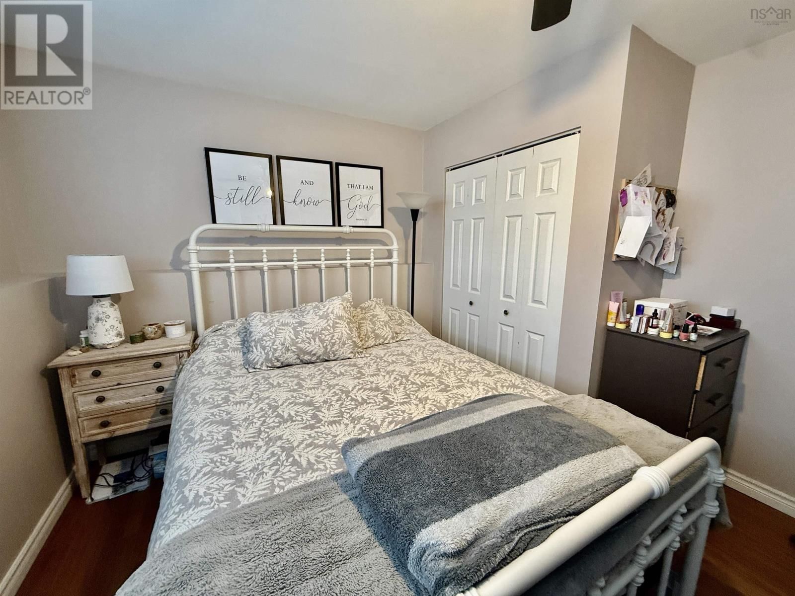 10 TRUNDLE CRESCENT Image 35