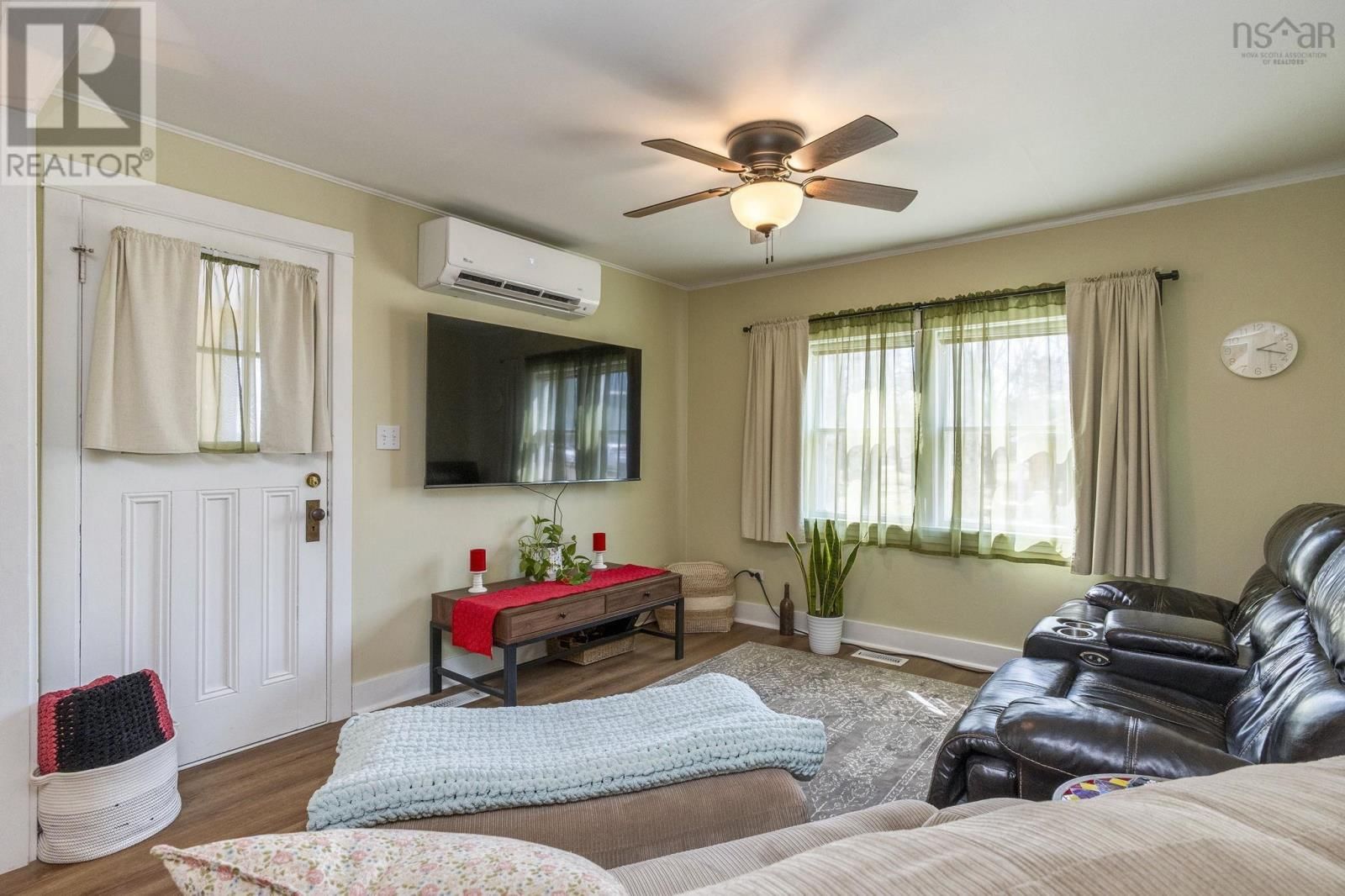 35 PLEASANT STREET Image 16