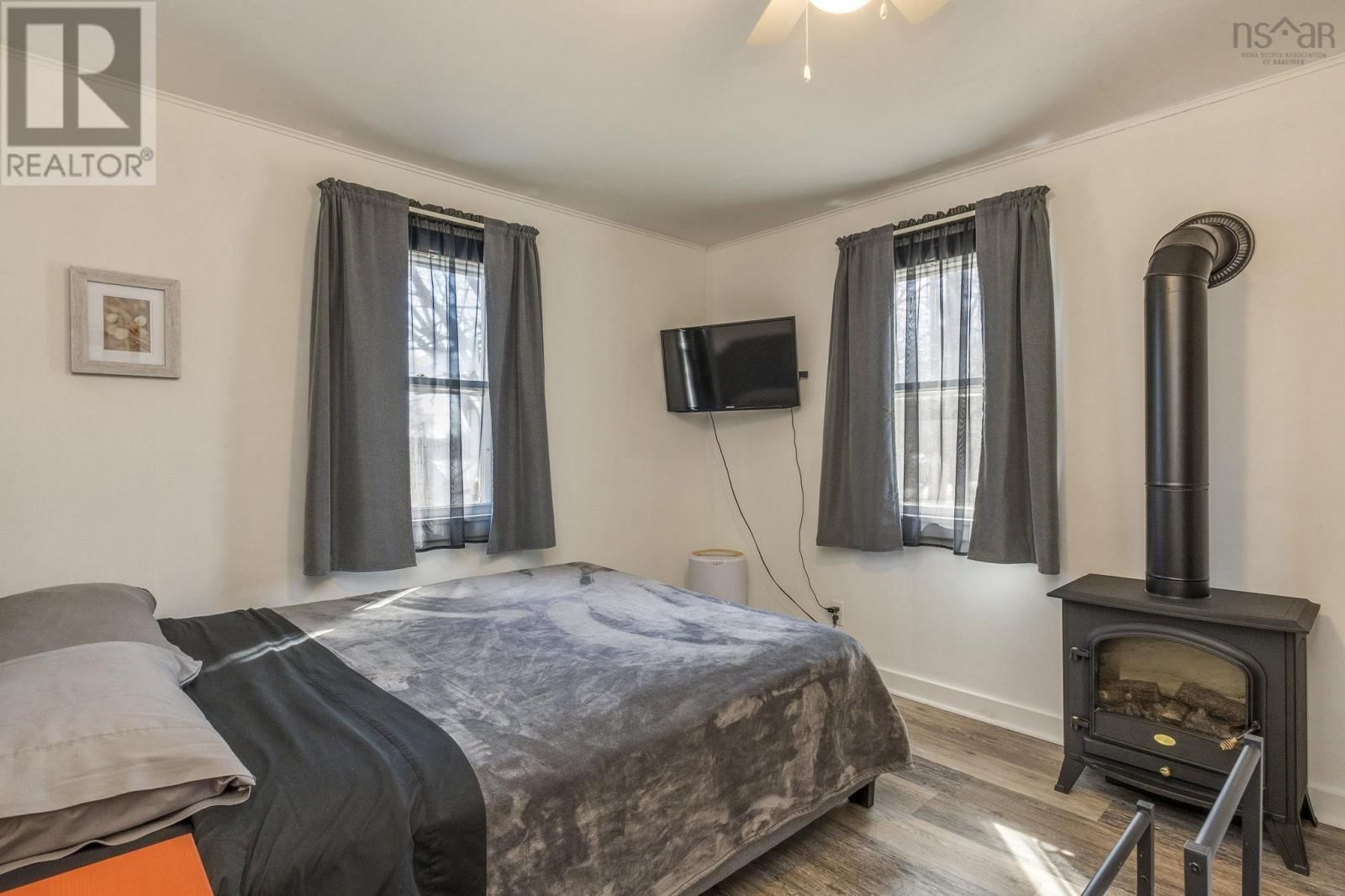 35 PLEASANT STREET Image 34