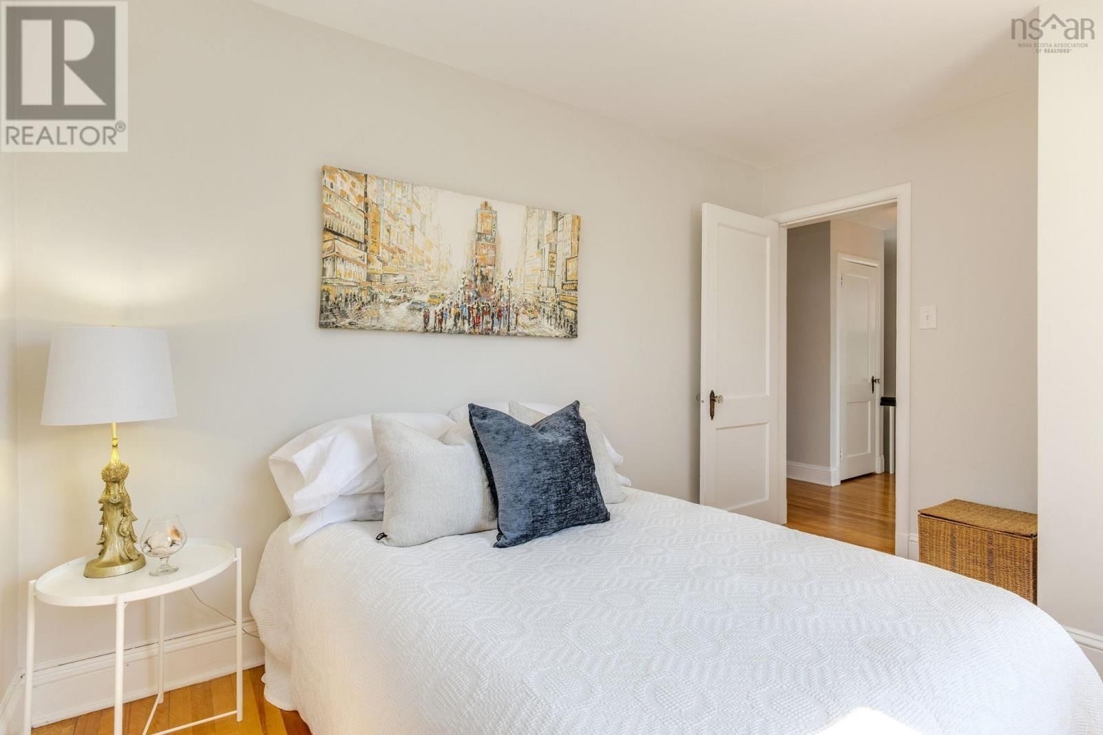 1050 GREENWOOD AVENUE Image 23