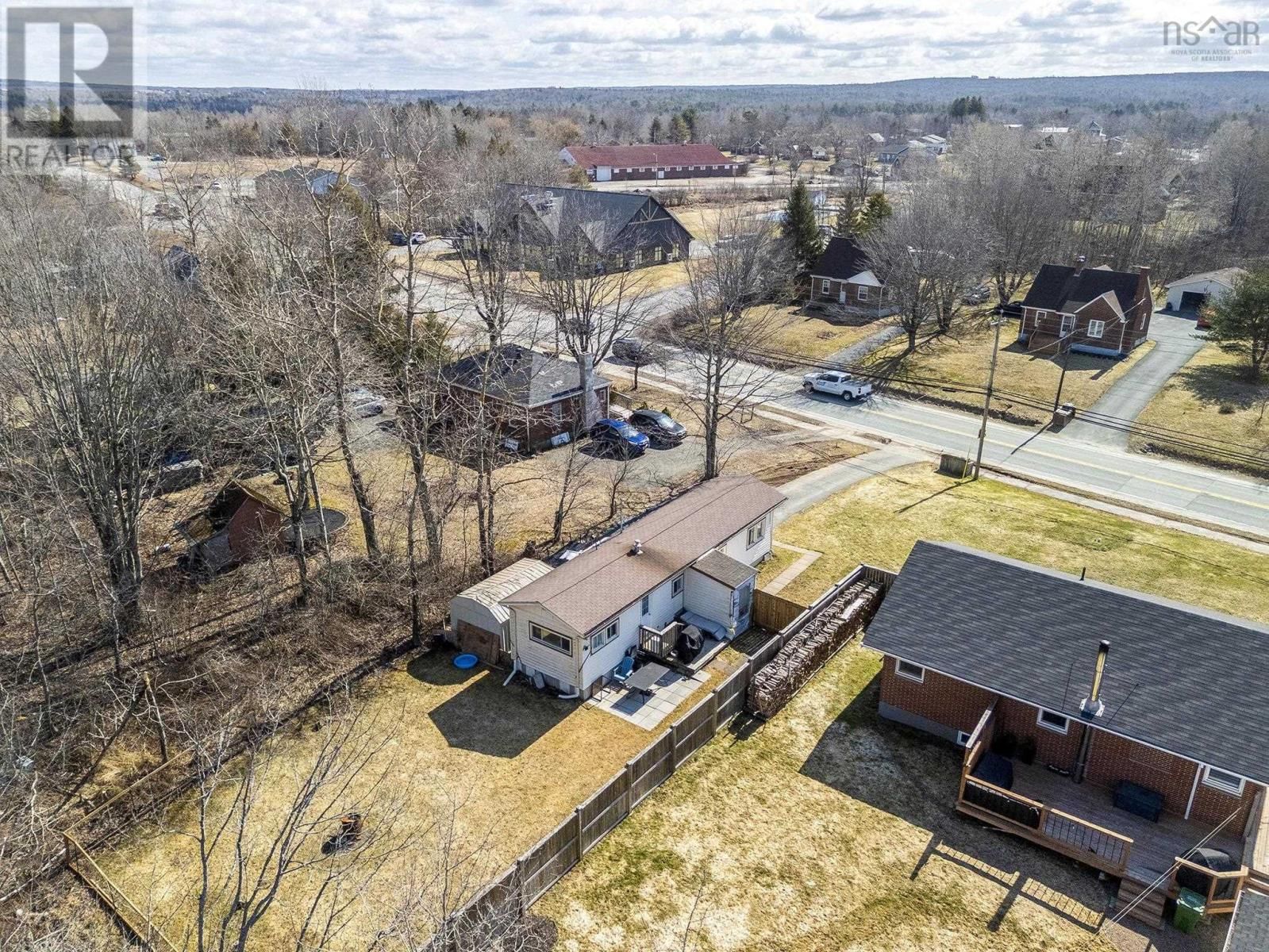 1126 HIGHWAY 2 HIGHWAY Image 32