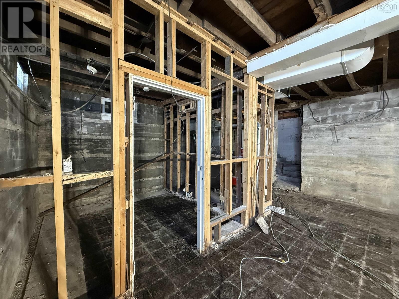 5 KIRK ROAD Image 24