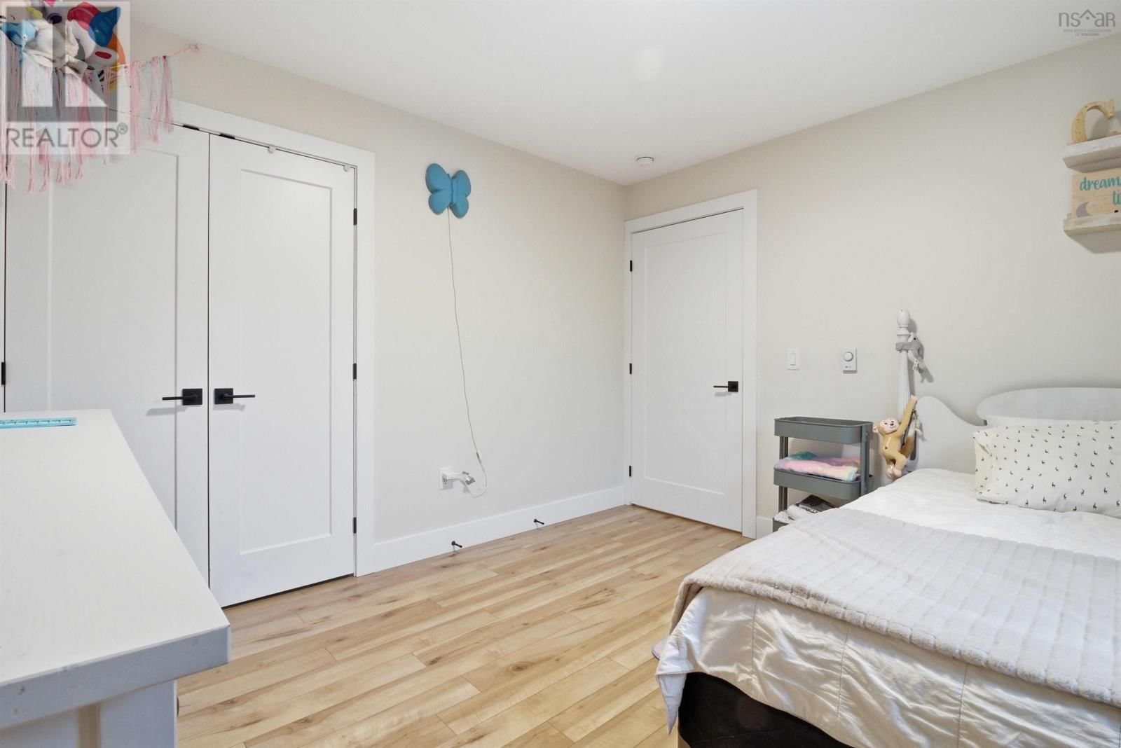 351 JOAN DRIVE Image 24