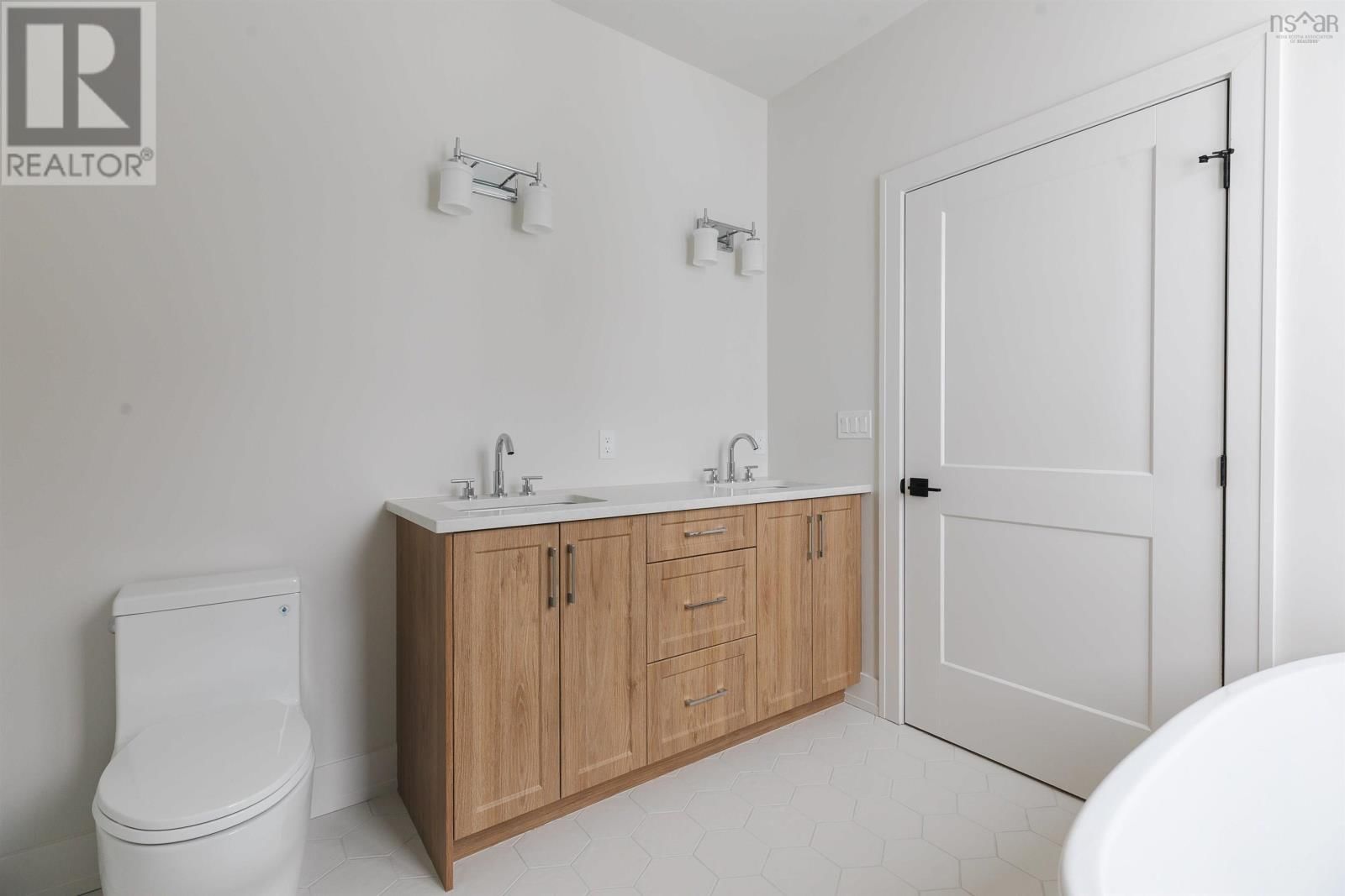 335 ZAFFRE DRIVE Image 23