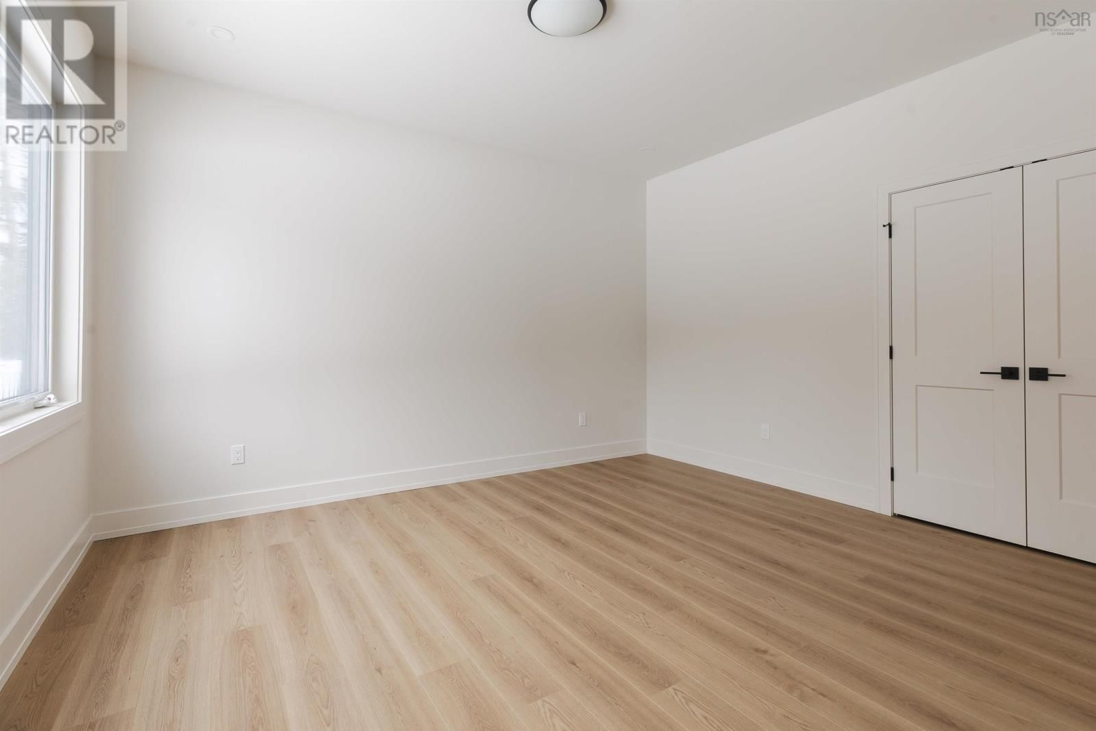 335 ZAFFRE DRIVE Image 27