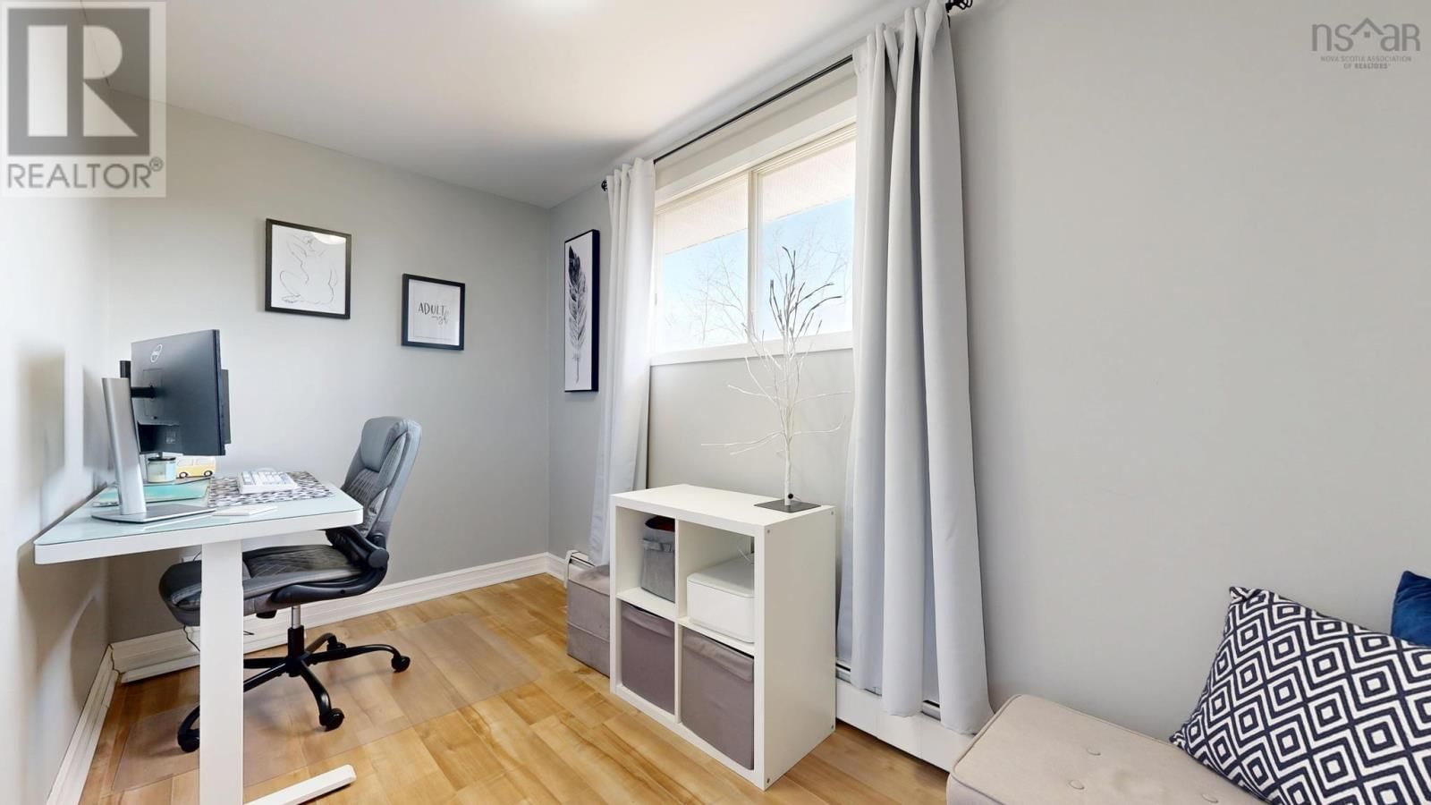 16 PARKER PLACE CRESCENT Image 22