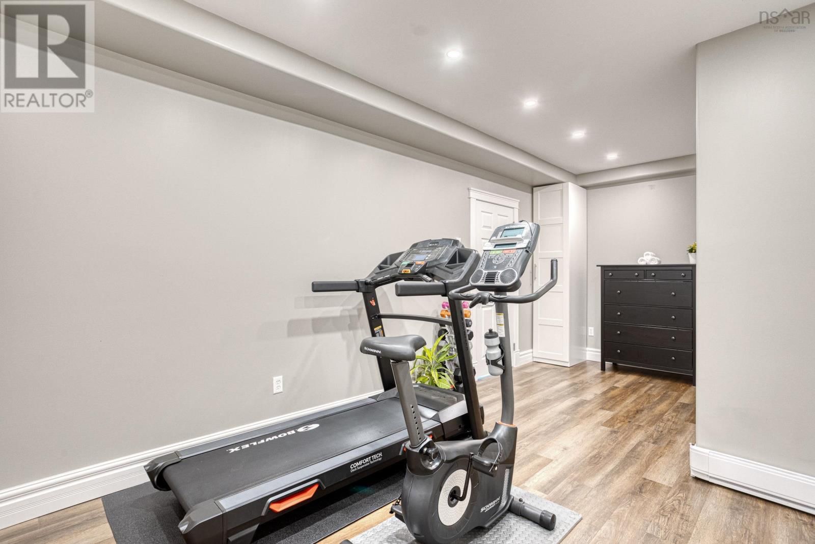 18 STONEHENGE LANE Image 41