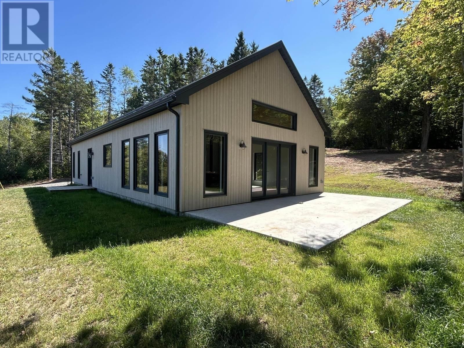 800 BLUFF ROAD Image 10