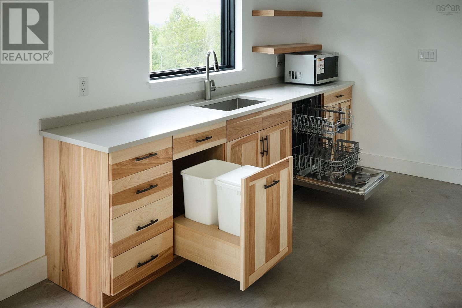 800 BLUFF ROAD Image 27