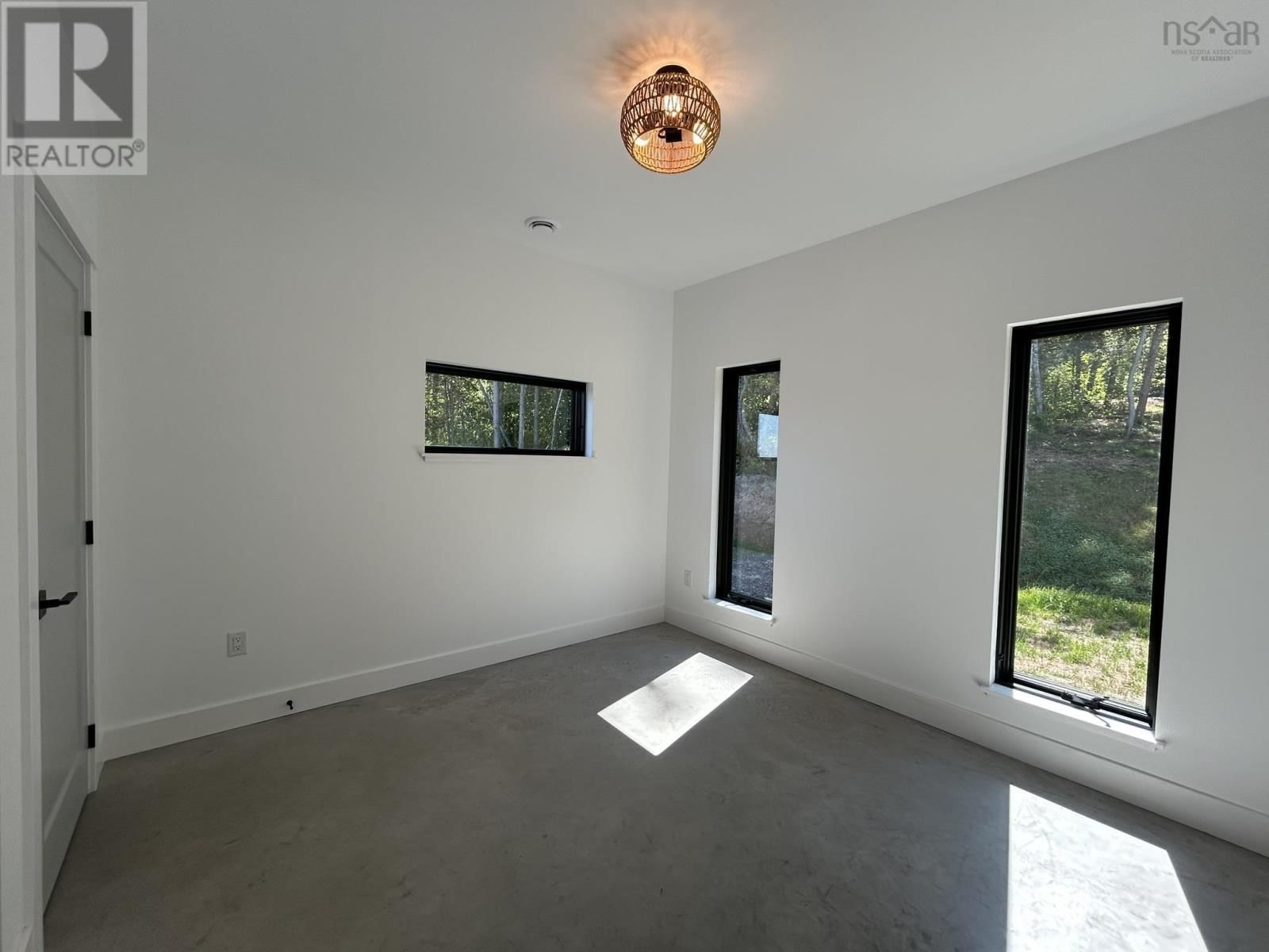 800 BLUFF ROAD Image 31