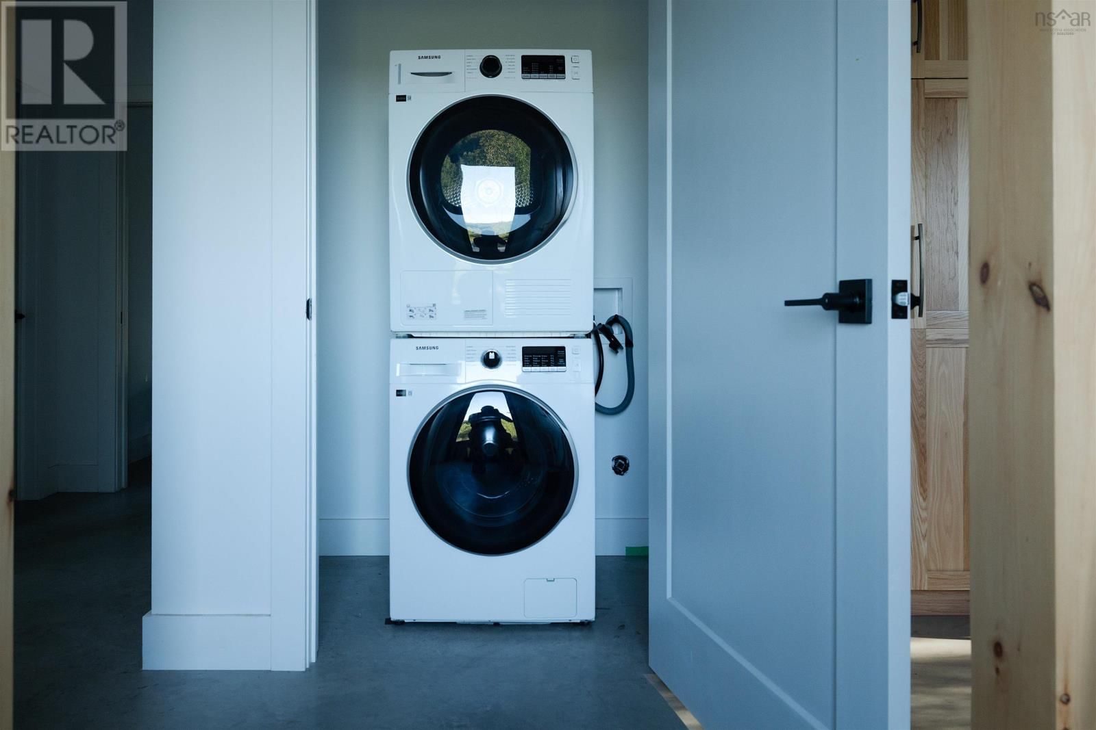 800 BLUFF ROAD Image 37