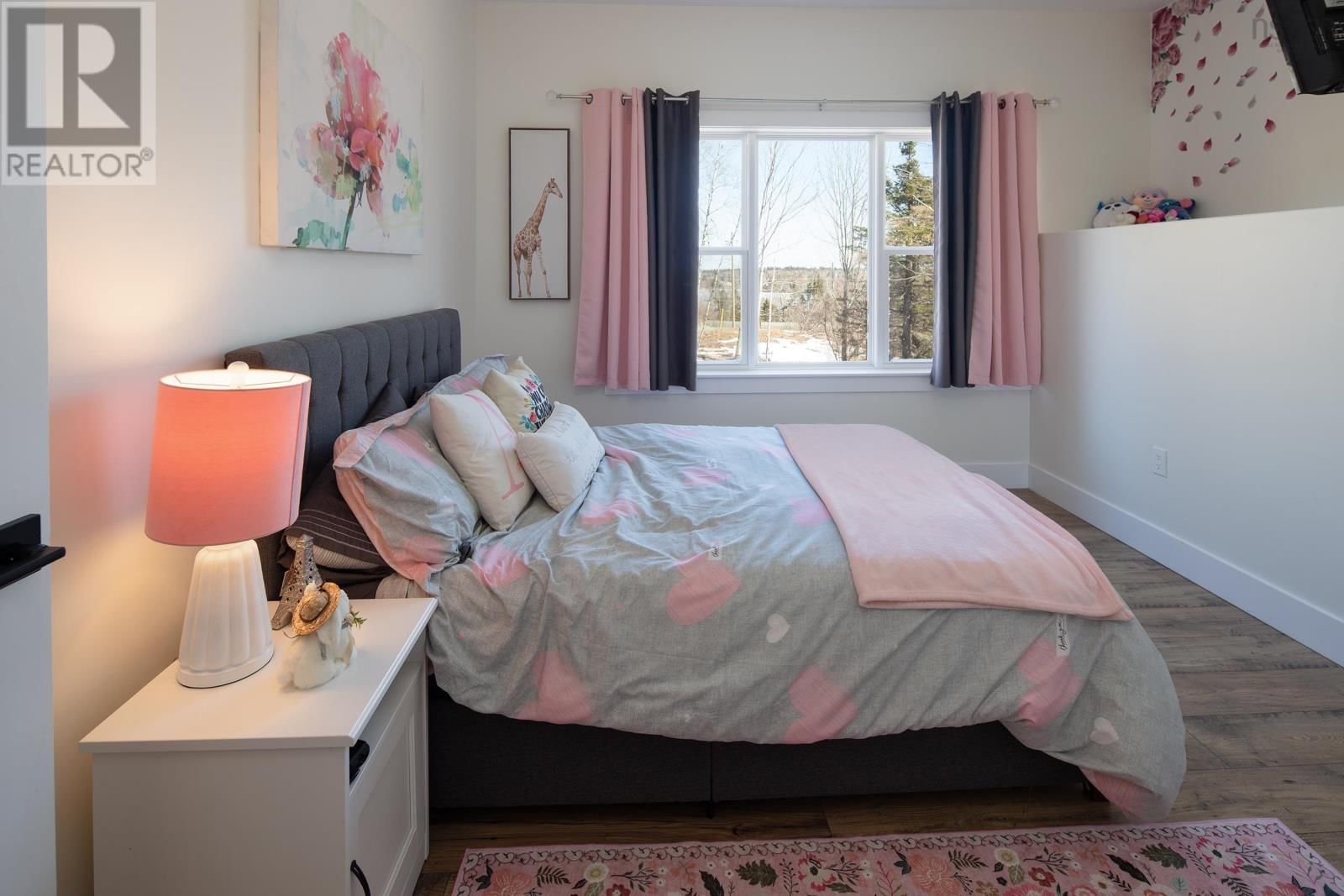 86 JORPHIE DRIVE Image 18