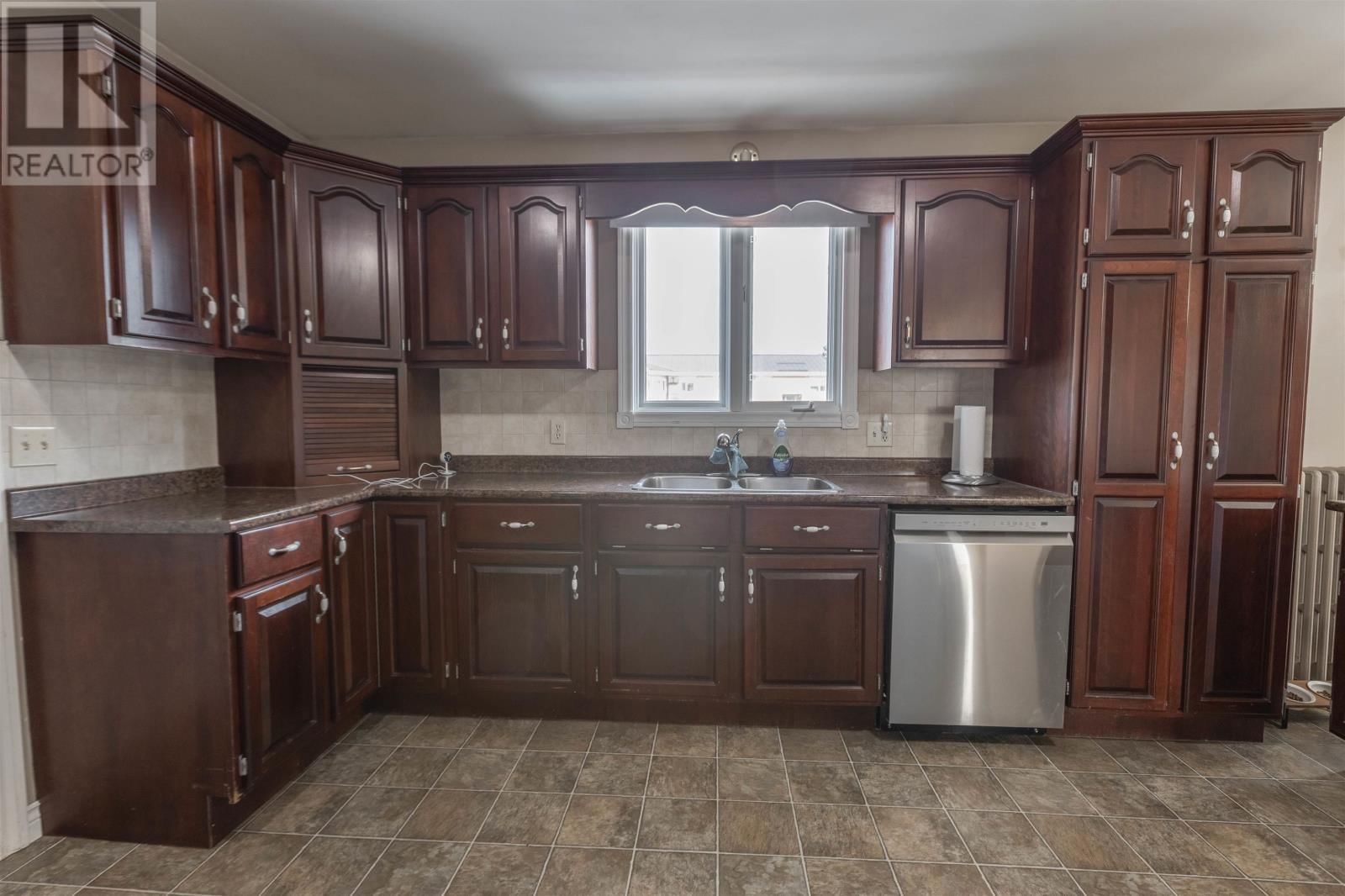 313 NORMAN DRIVE Image 12