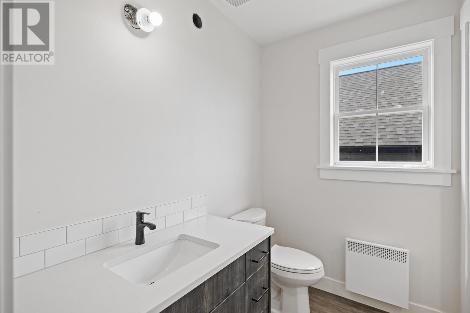 56 ALICE AVENUE Image 14