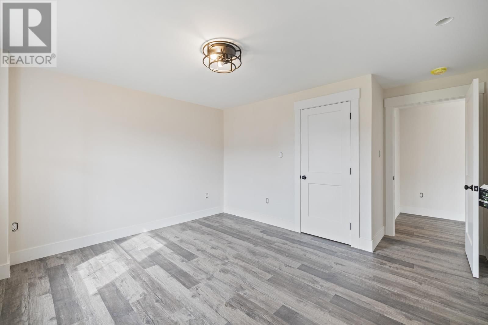 56 ALICE AVENUE Image 34