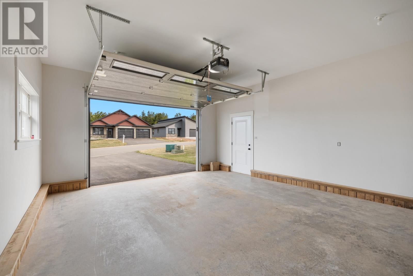 56 ALICE AVENUE Image 39