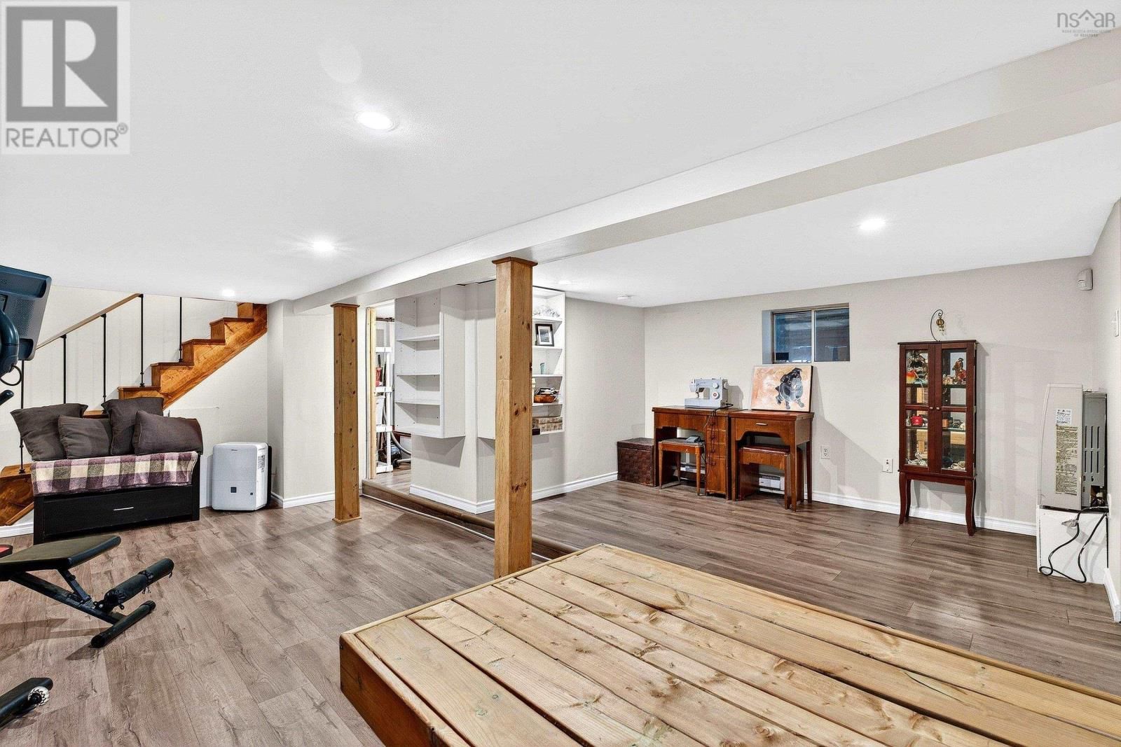 16 WILCOT LANE Image 32