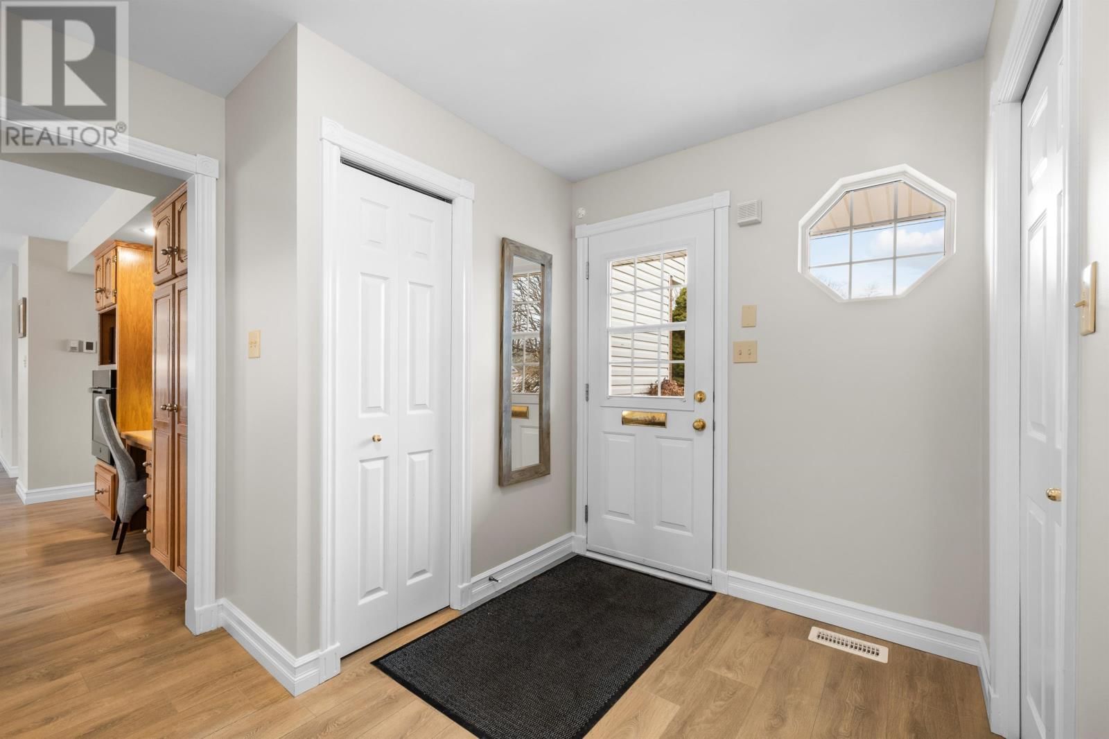 380 HUNTER AVENUE Image 24