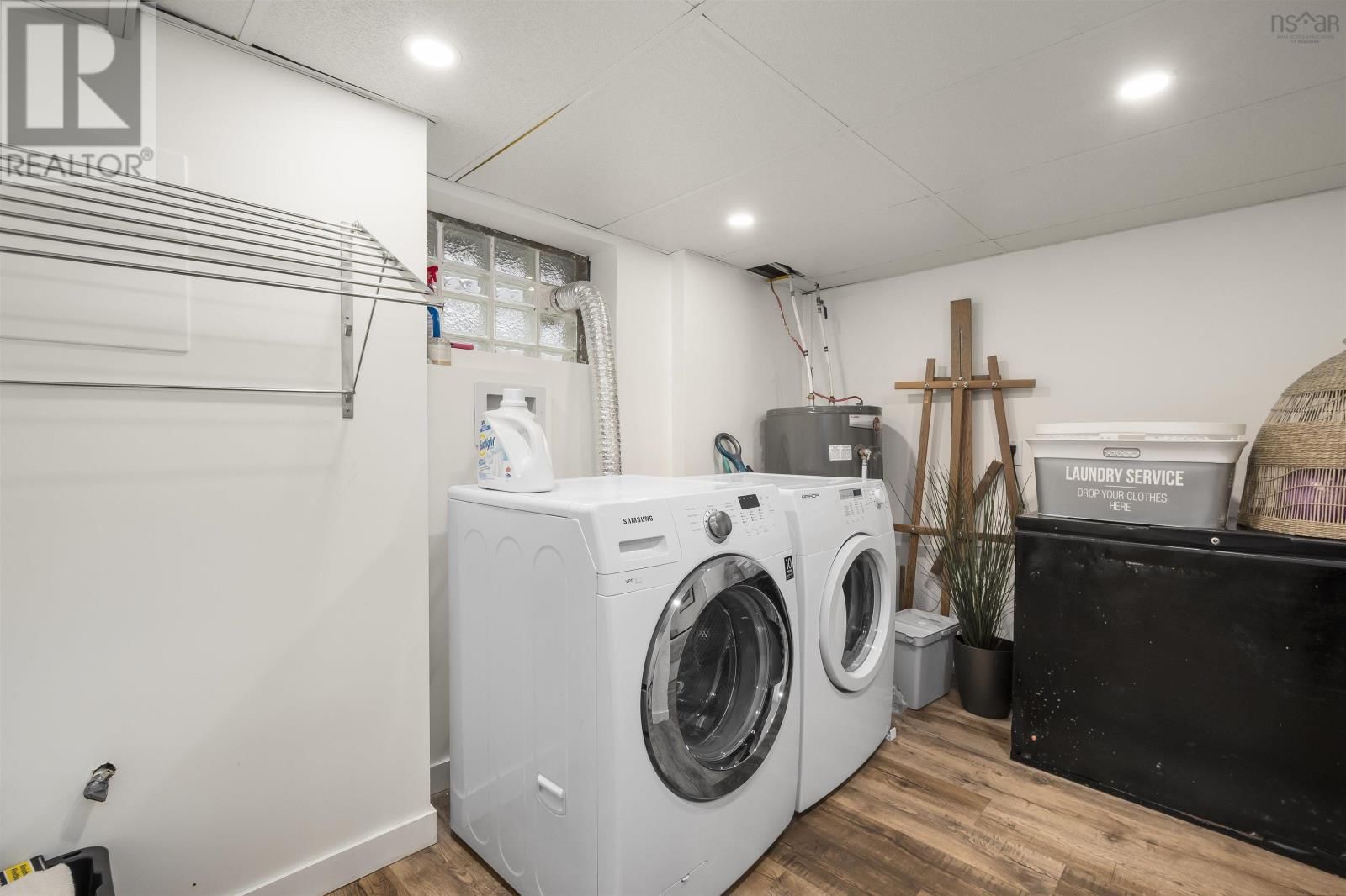 2881 VINCENT STREET Image 35