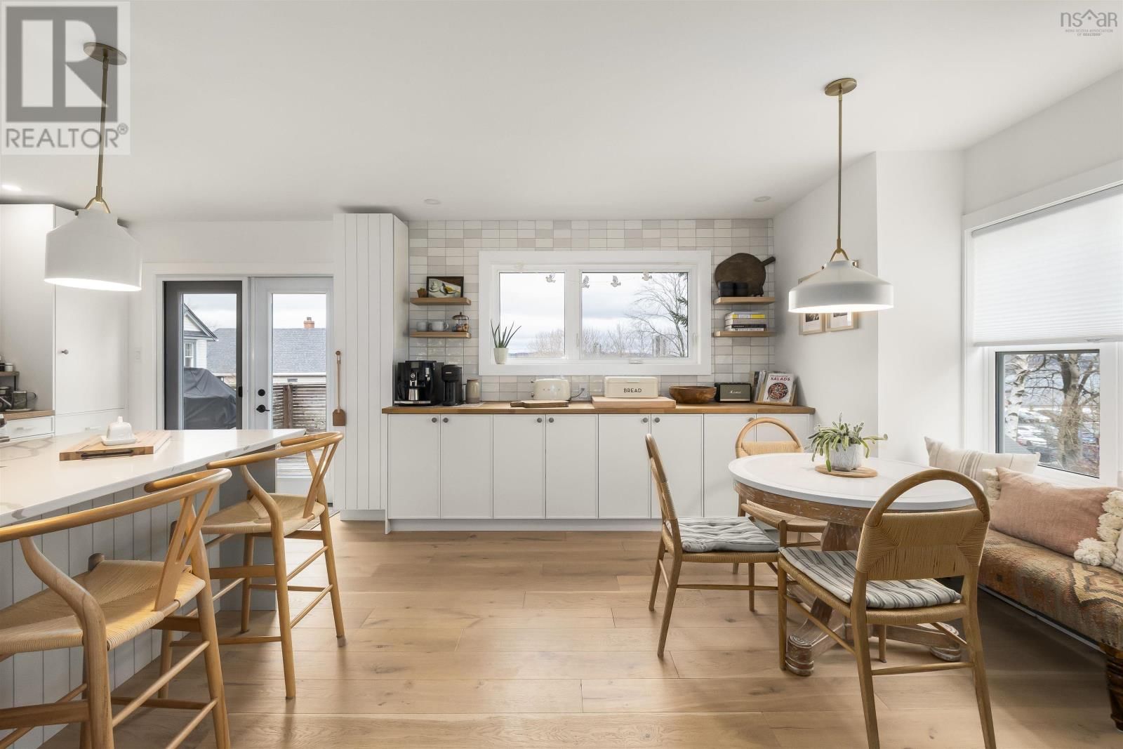 2881 VINCENT STREET Image 8