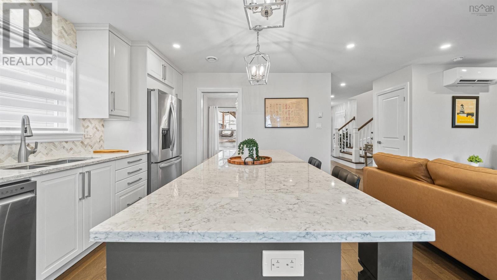 3615 ACADIA STREET Image 9