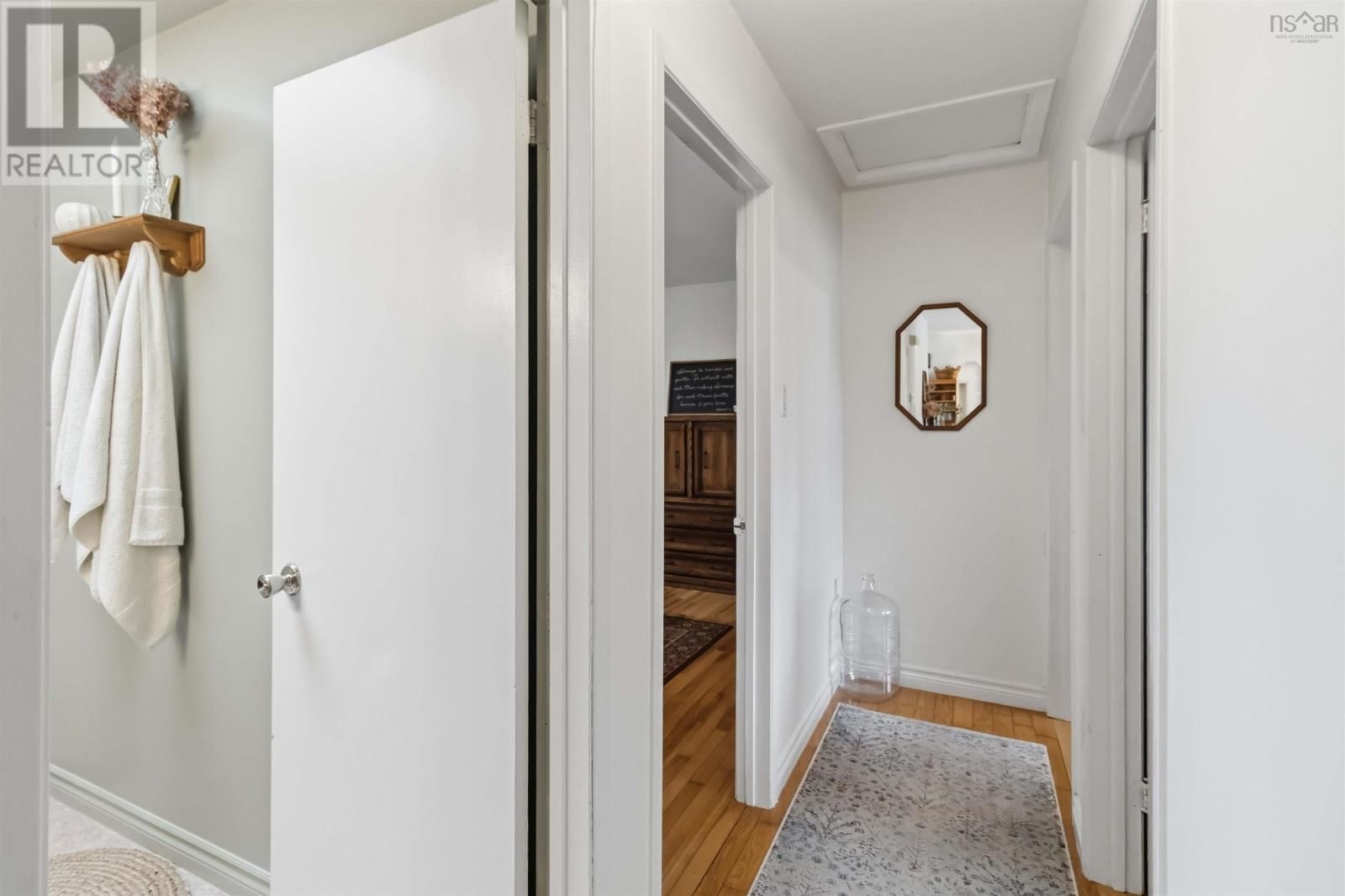 100 GREENDALE COURT Image 11