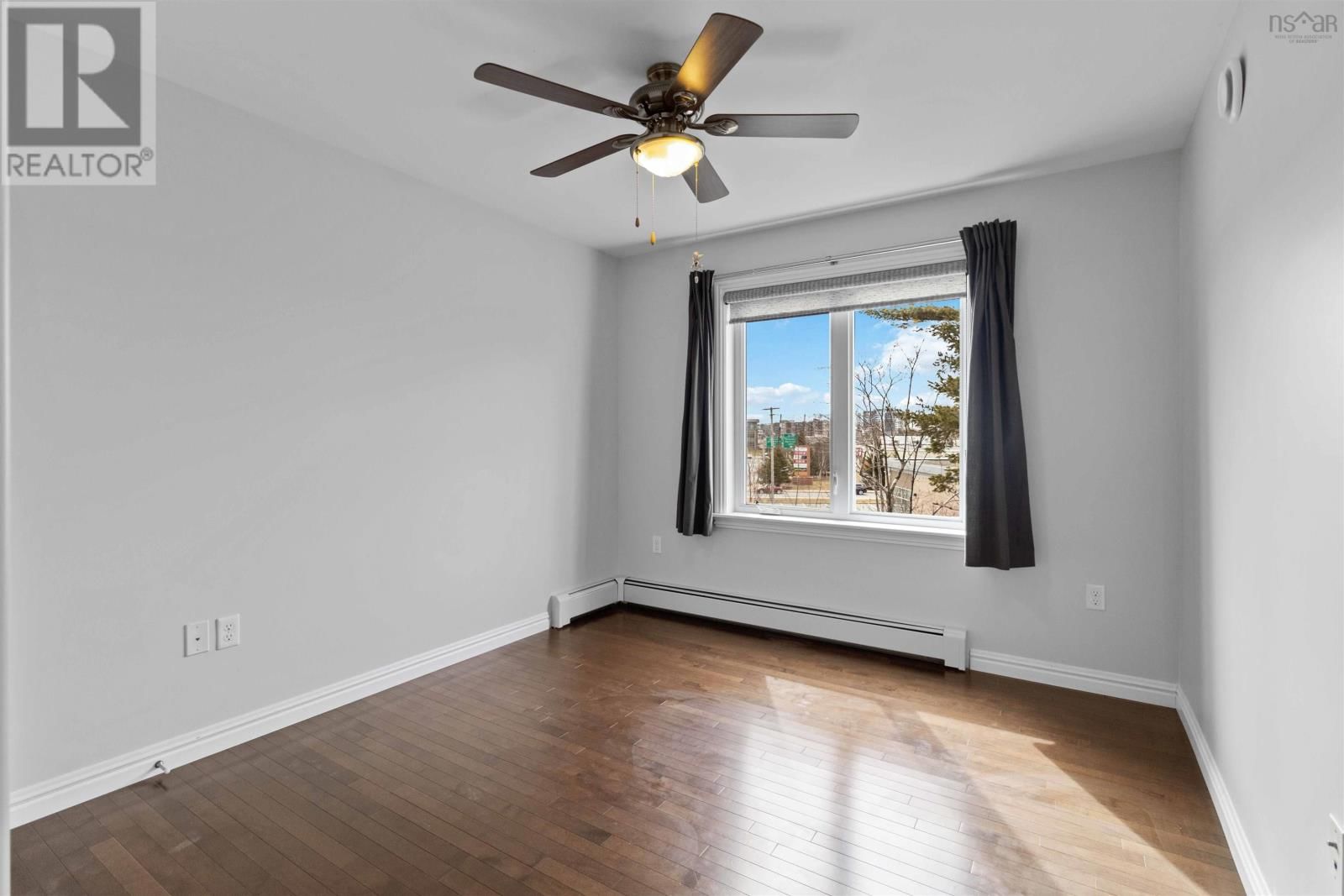 10 ARMENIA DRIVE Image 17