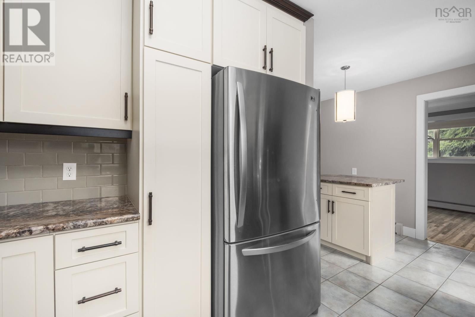 44 WHITE BIRCH DRIVE Image 13