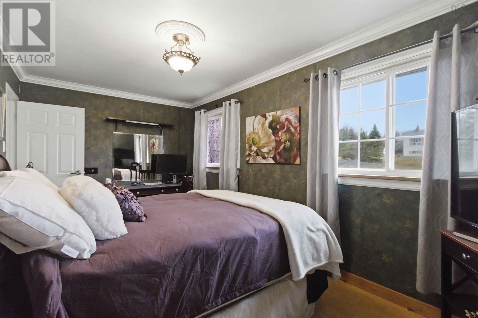 66 PARKWOOD DRIVE Image 22