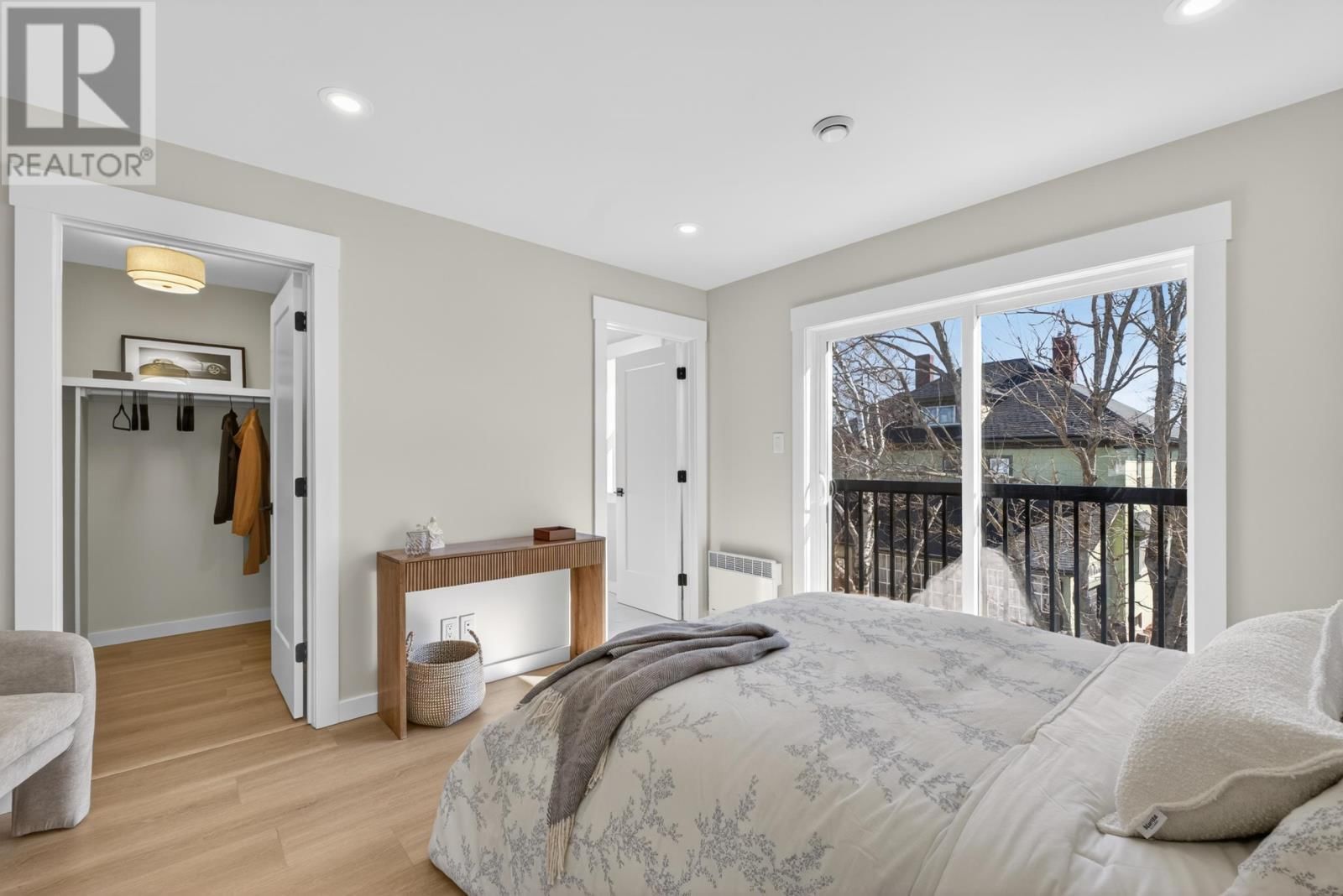 366 OAK AVENUE Image 36