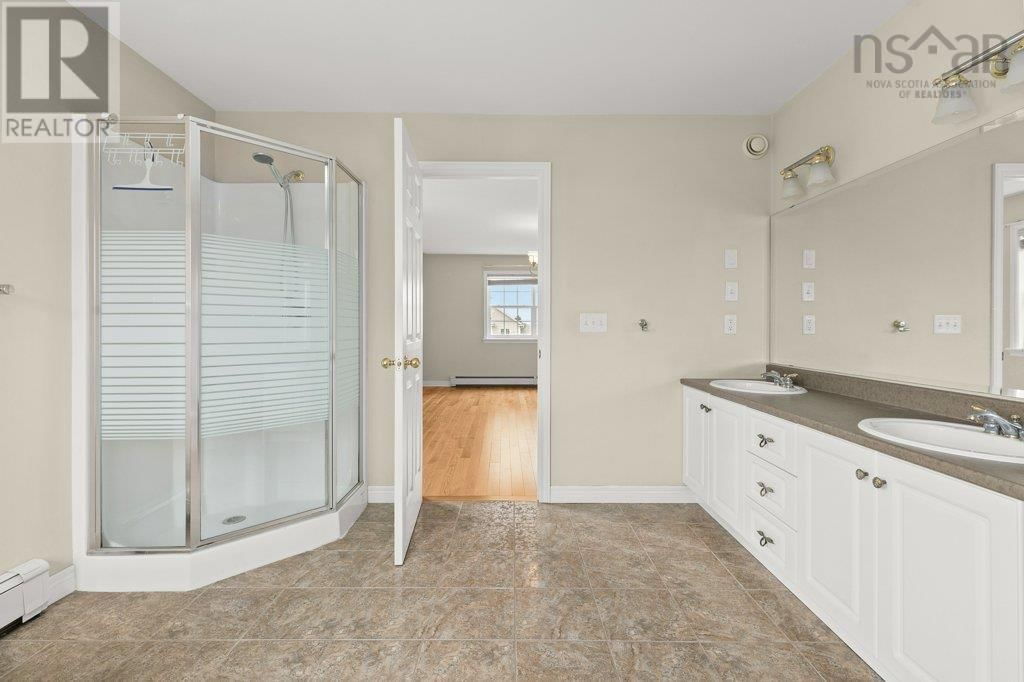 31 PARKMOUNT CLOSE Image 38