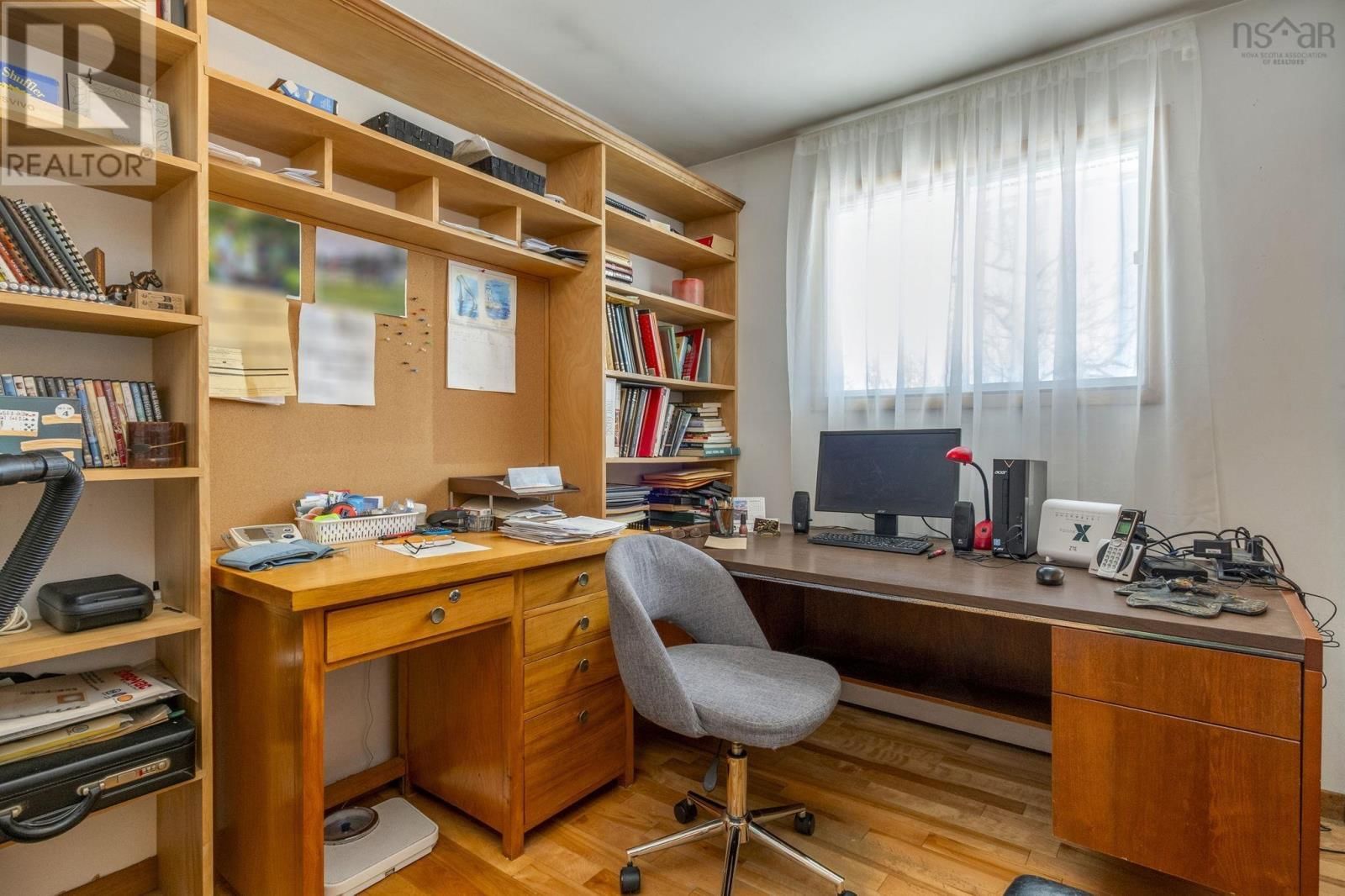 8 ARABIAN LANE Image 38