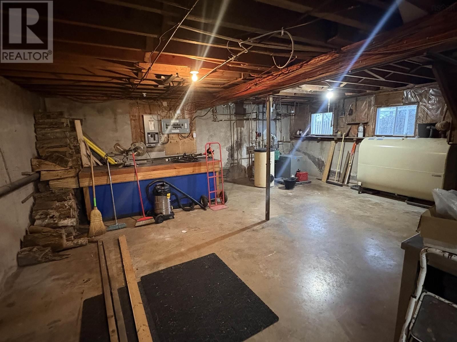 8 ARABIAN LANE Image 42