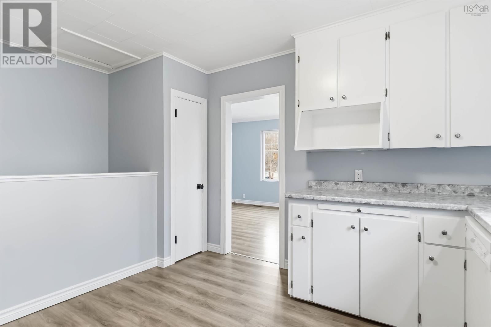 796 331 HIGHWAY Image 15