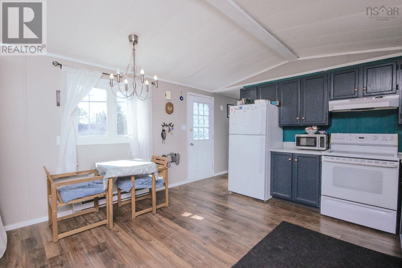 1 BIRCH STREET Image 24