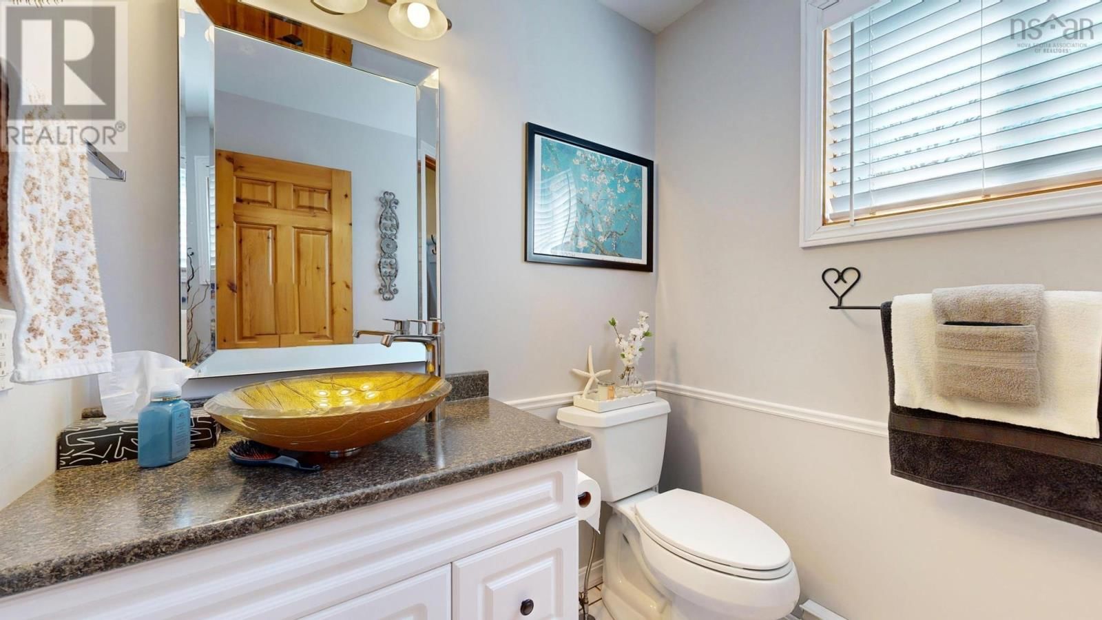 1005 GREEN STREET Image 11