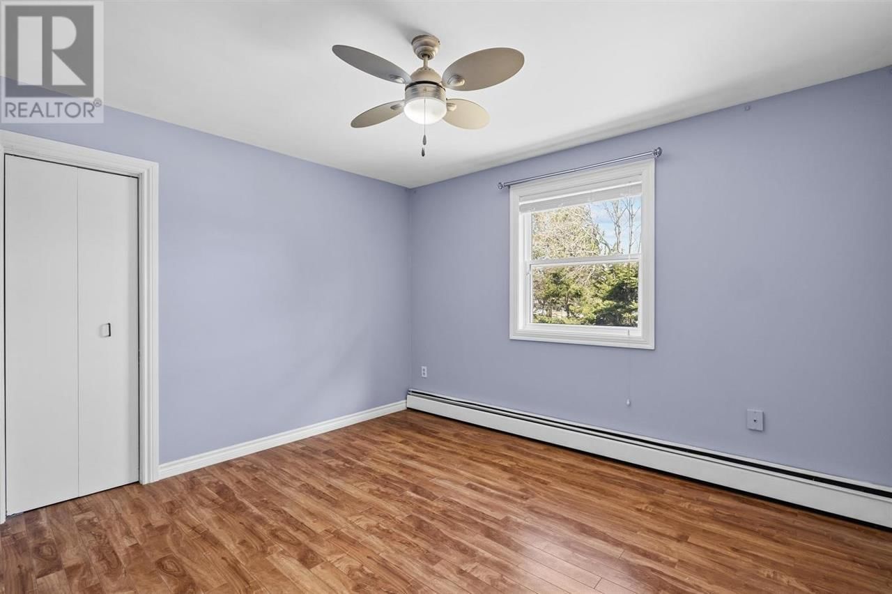 118 MAPLE AVENUE Image 18