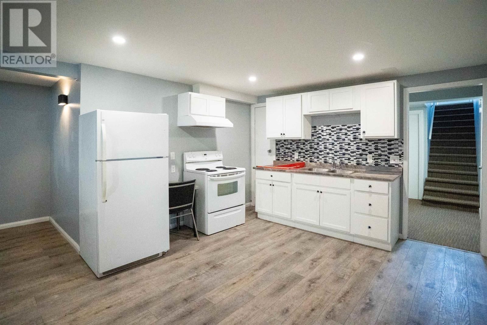 118 MAPLE AVENUE Image 31