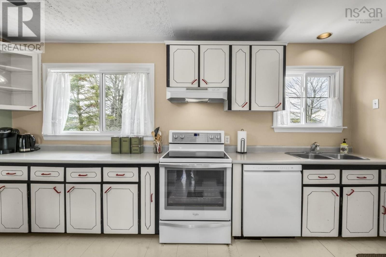 19 SHALIMAR CRESCENT Image 10