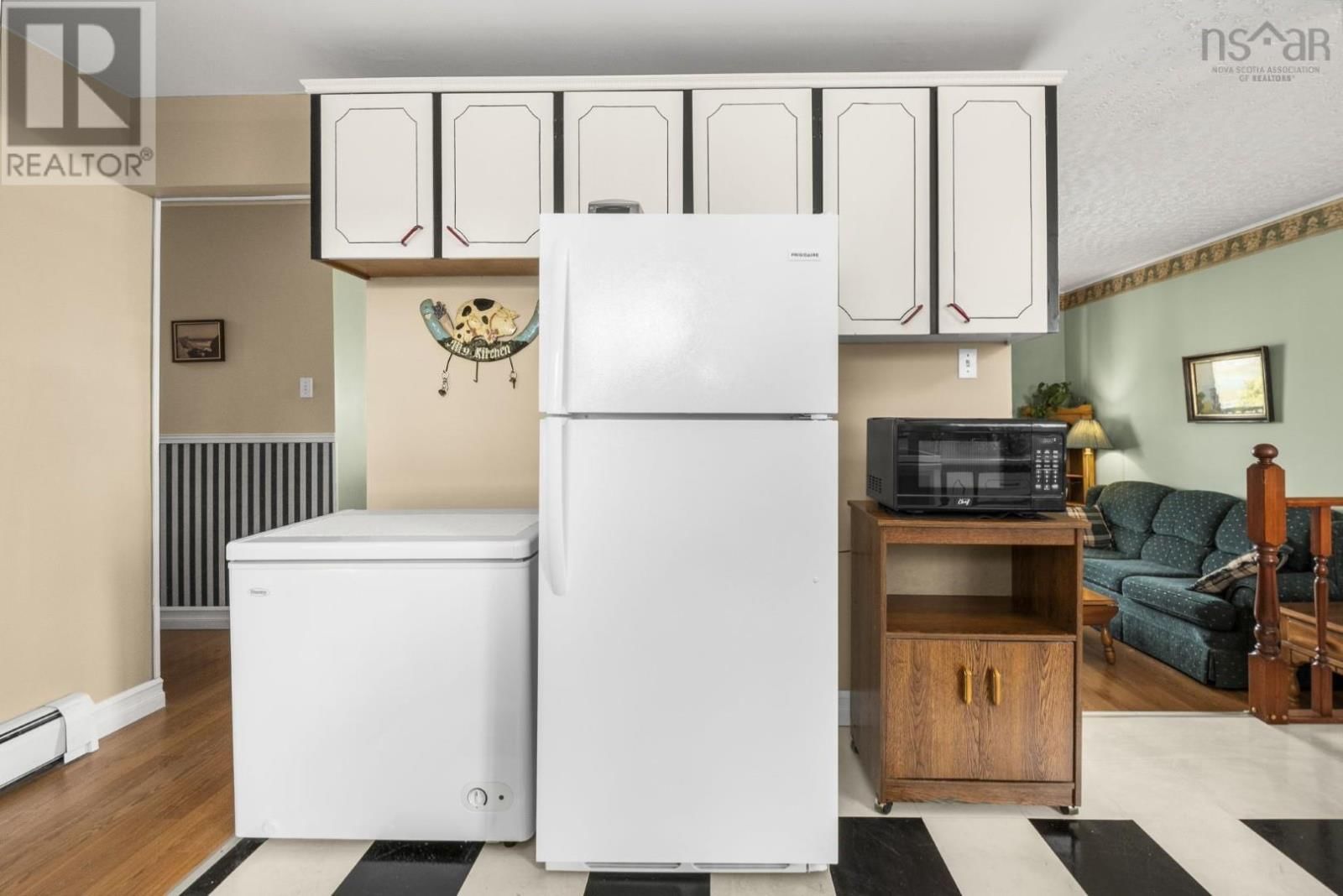 19 SHALIMAR CRESCENT Image 11